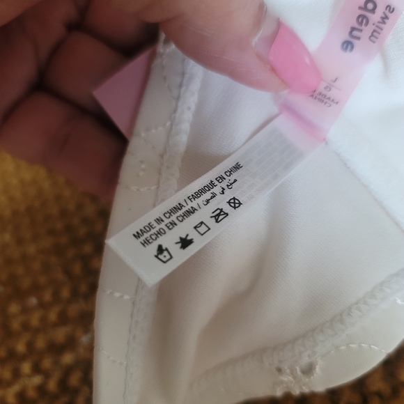 NWT Ardene Eyelet Bikini Top Size Large - Picture 8 of 13
